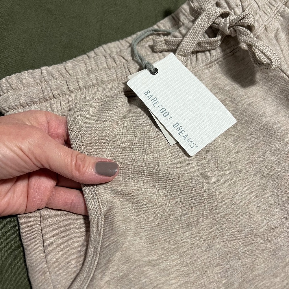 BAREFOOT DREAMS - NWT- MALIBU LOUNGE PANTS - MEDIUM - Picture 6 of 13